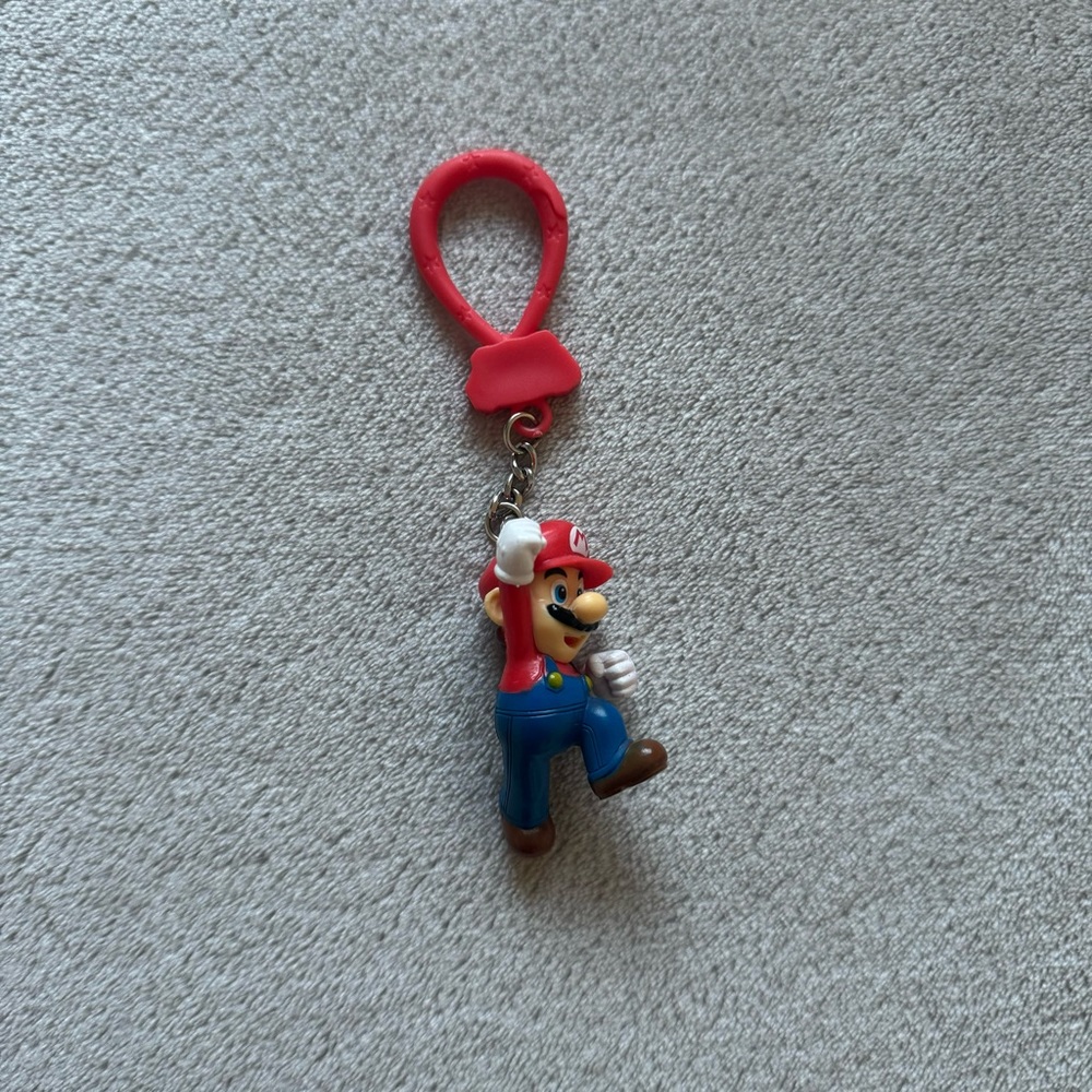 Super Mario Keychain - Picture 3 of 8